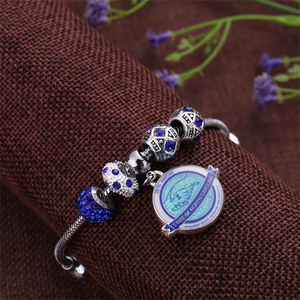 Fashion Jewelry Metal Bracelet with Custom Pendent & Charm