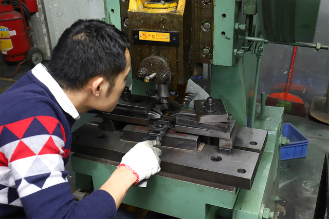 auto color filling (2)_0001_Punching (1)