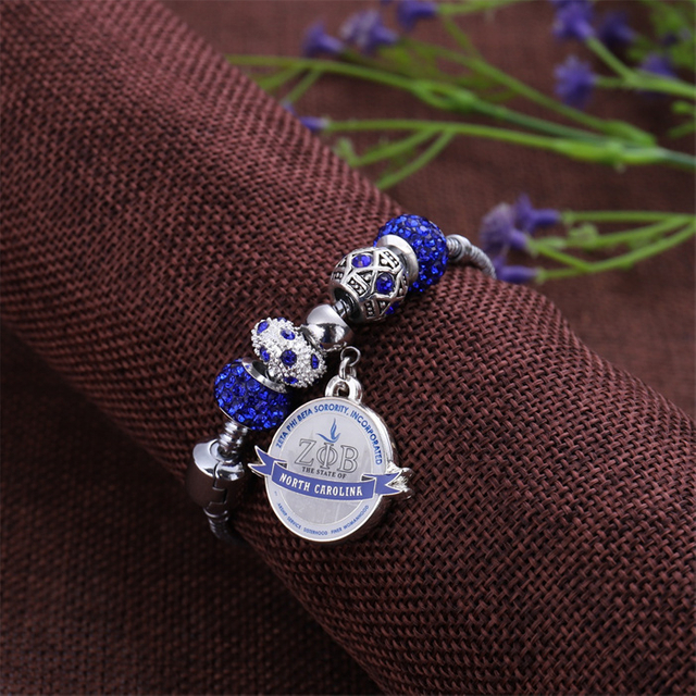 Fashion Jewelry Metal Bracelet with Custom Pendent & Charm