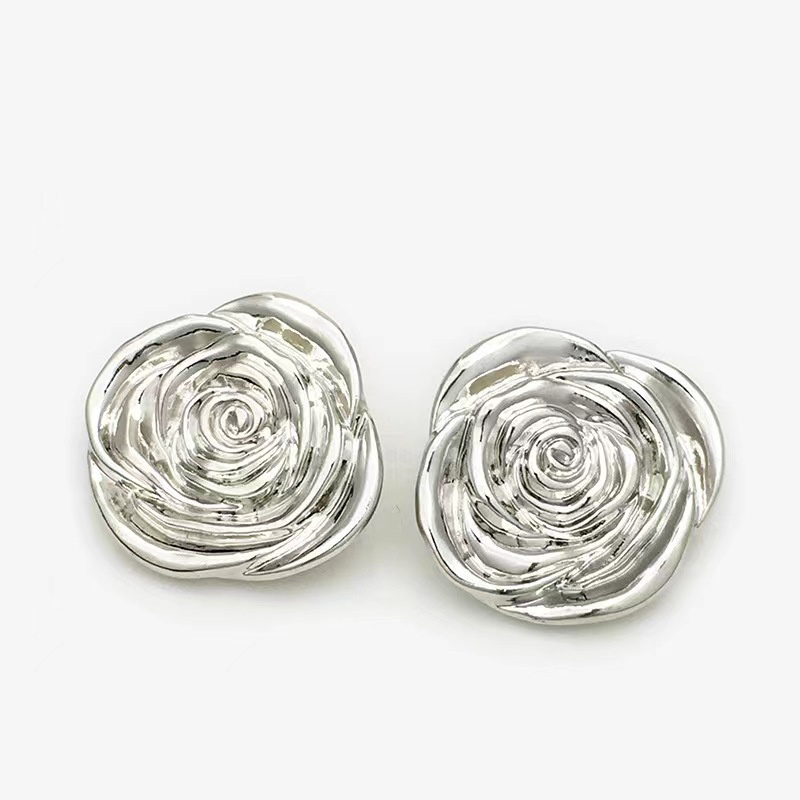 Sewing Metal Buttons 