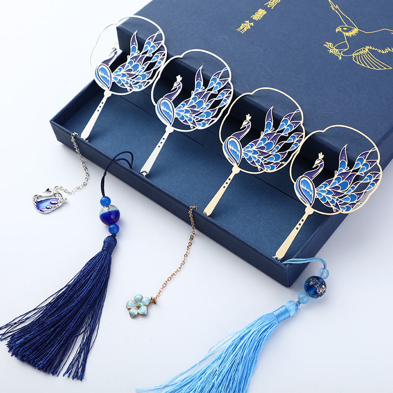 Hollow out bookmark 