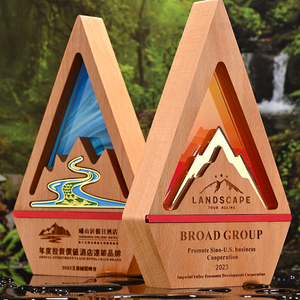 China Factory Customized Laser Engraved Award Wood Trophy 