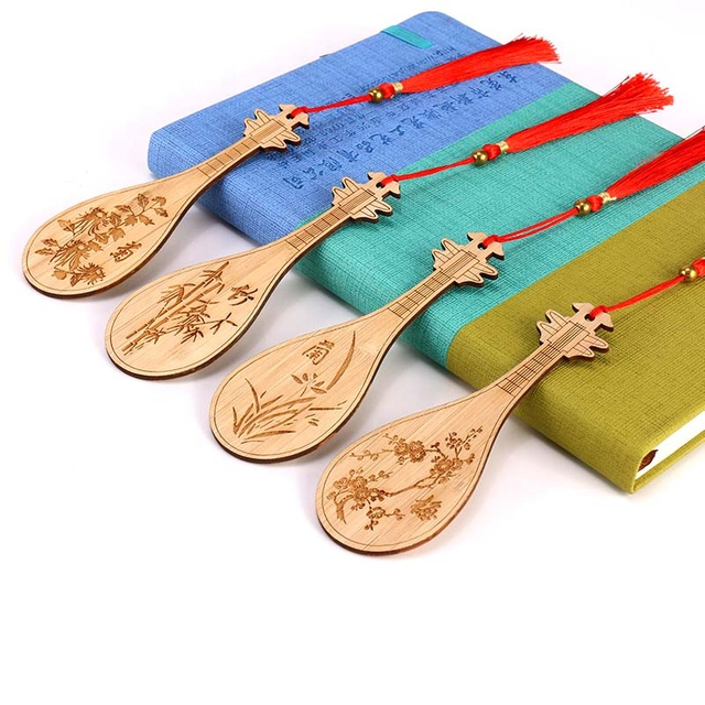 Hot Selling Engraved Logo Hollow Wooden Bookmark with Tassel