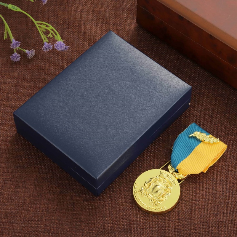 medal-pu-packaging-box-for-custom-graduation-medal.jpg